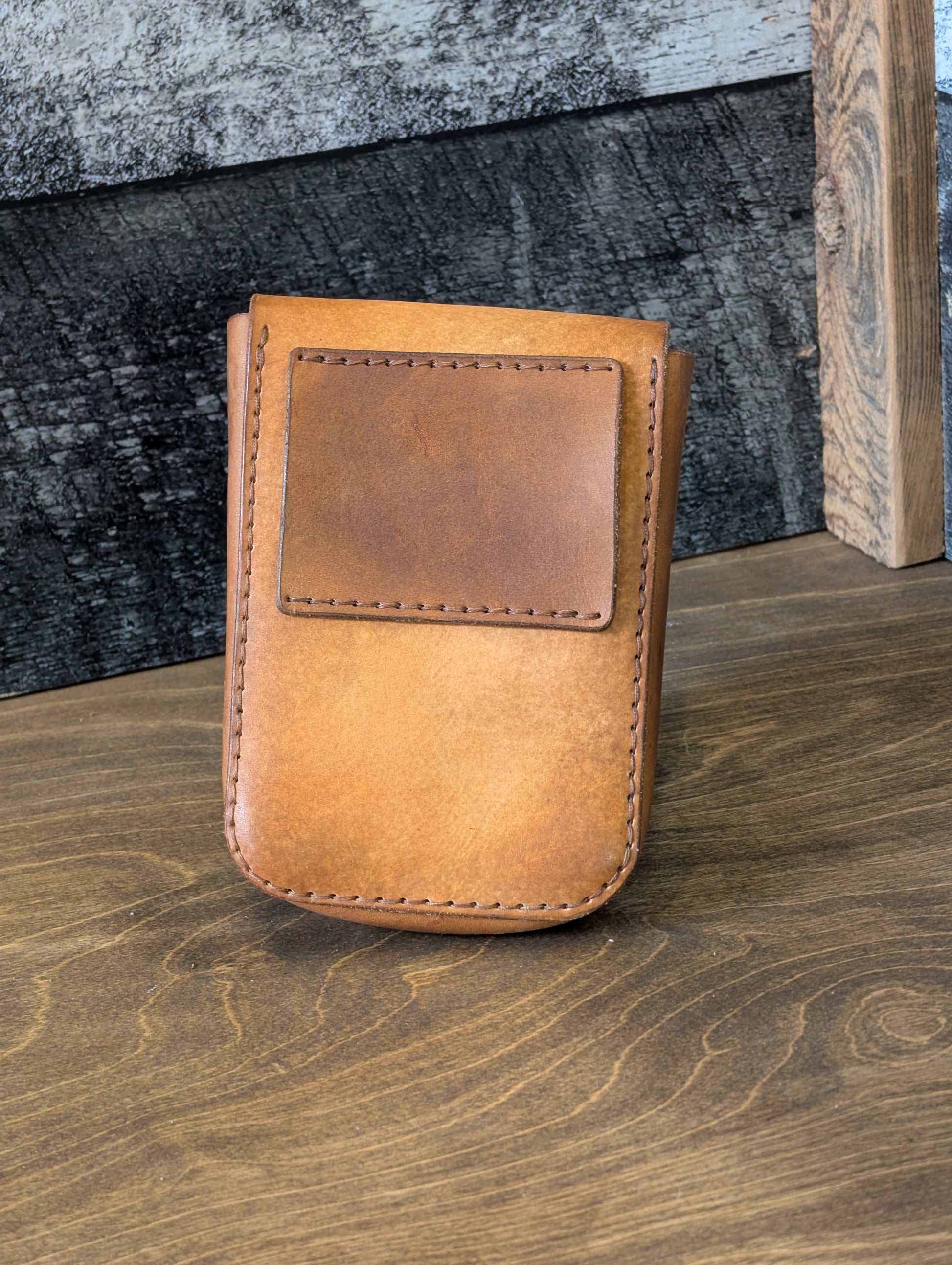 Belt pouch with magnetic latch - The Leather Wizard